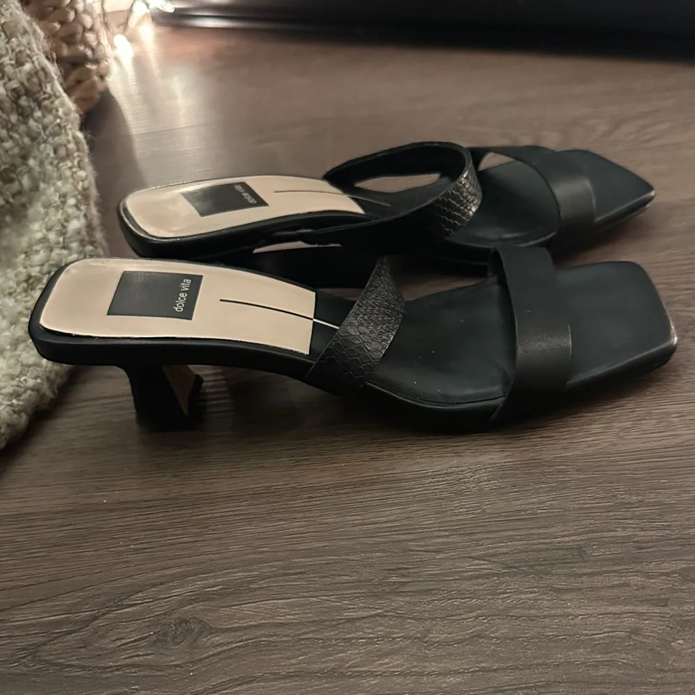 Dolce Vita elegant black